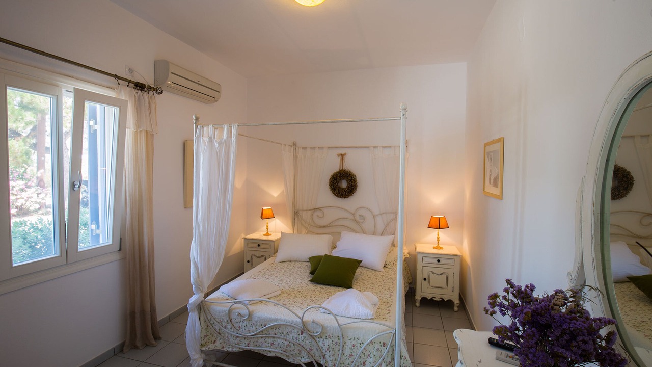 Photo of Bedroom in Platis Gialos