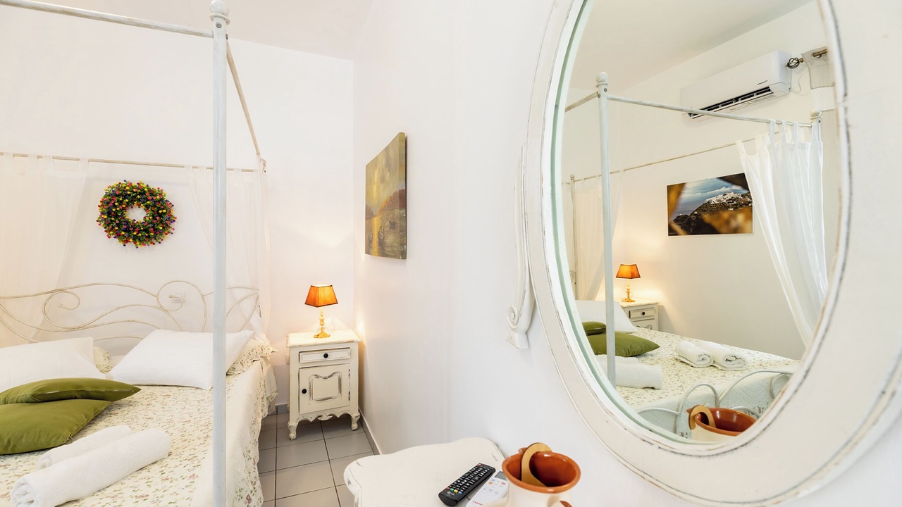 Photo of Bedroom in Platis Gialos