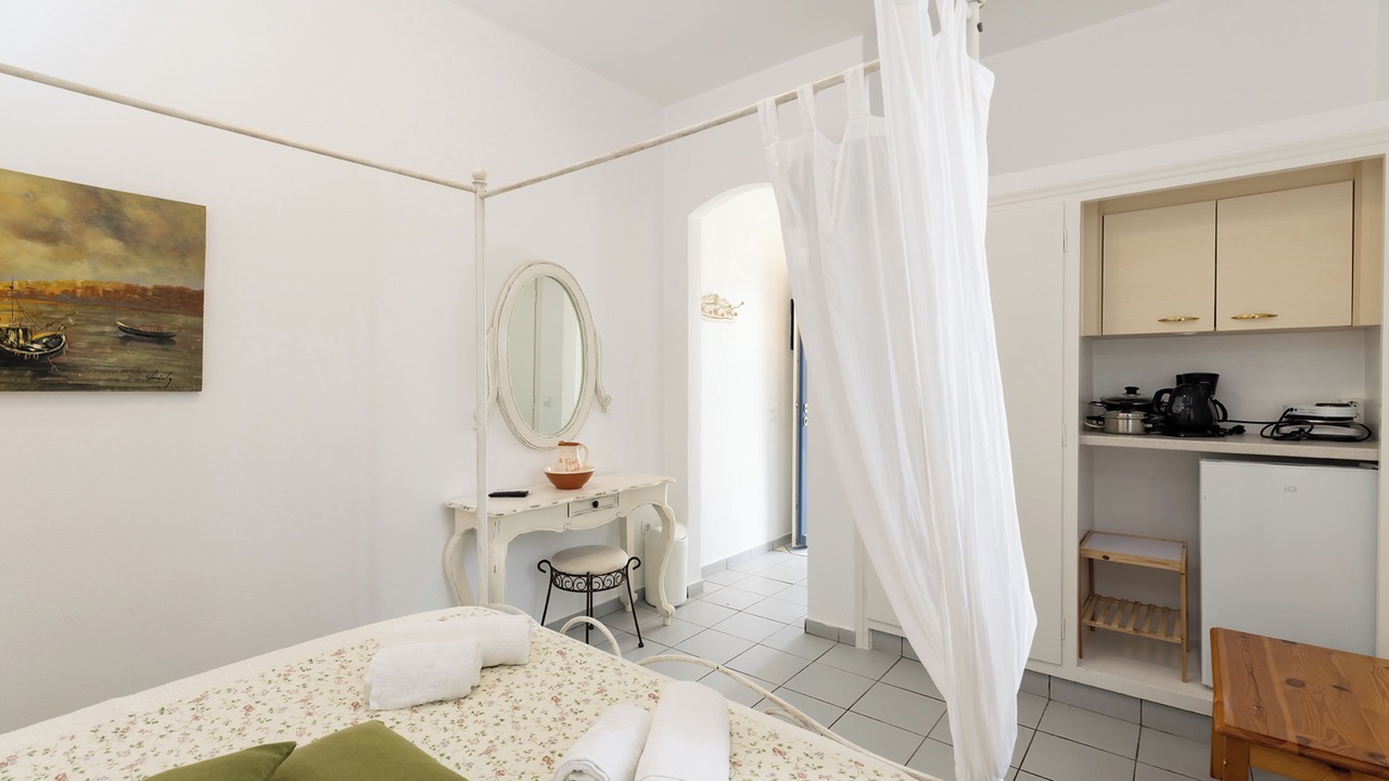 Photo of Bedroom in Platis Gialos