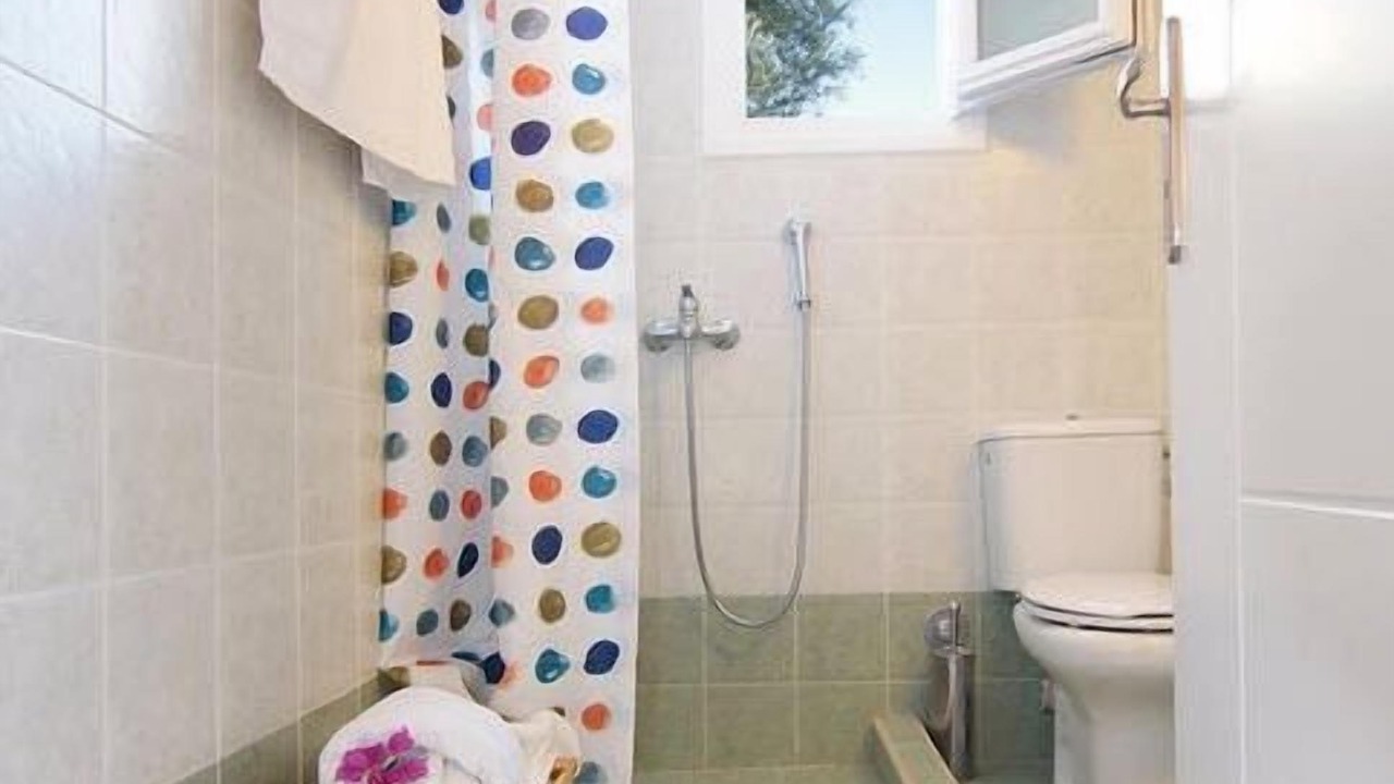 Photo of Bathroom in Kerveli