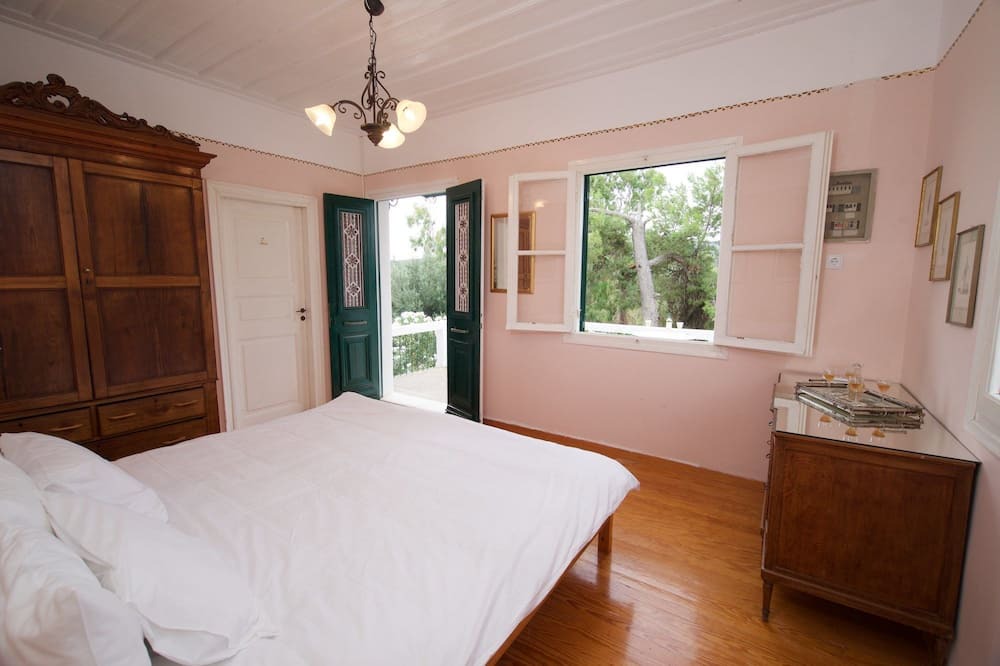 Photo of Bedroom in Mesovounia