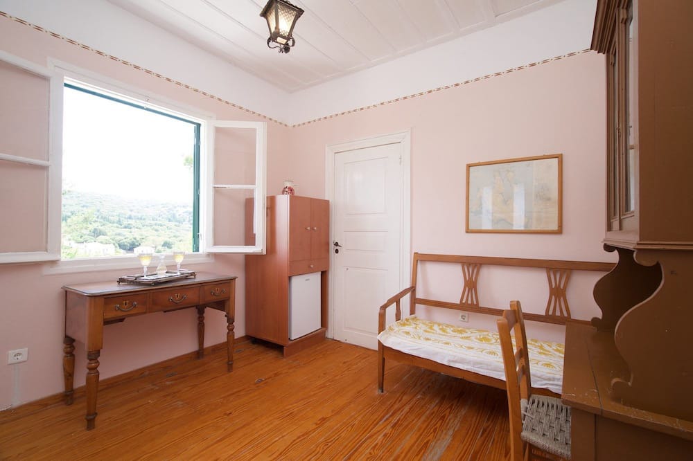 Photo of Bedroom in Mesovounia