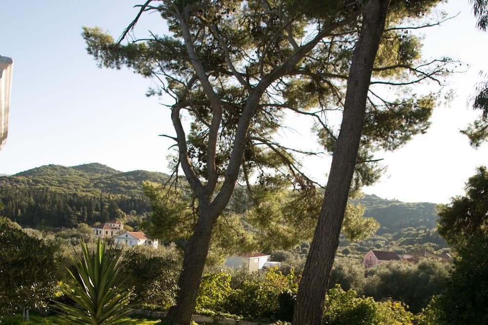 Photo of Outdoor in Mesovounia