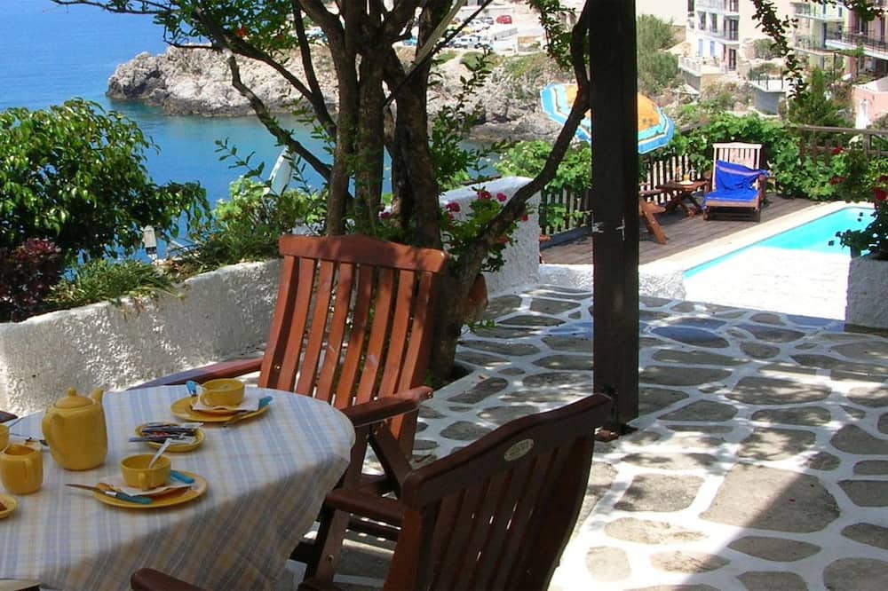 Photo of Outdoor in Frourion