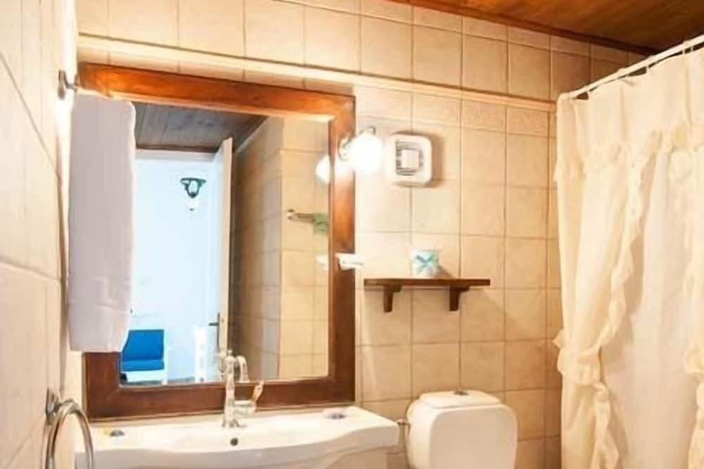 Photo of Bathroom in Frourion