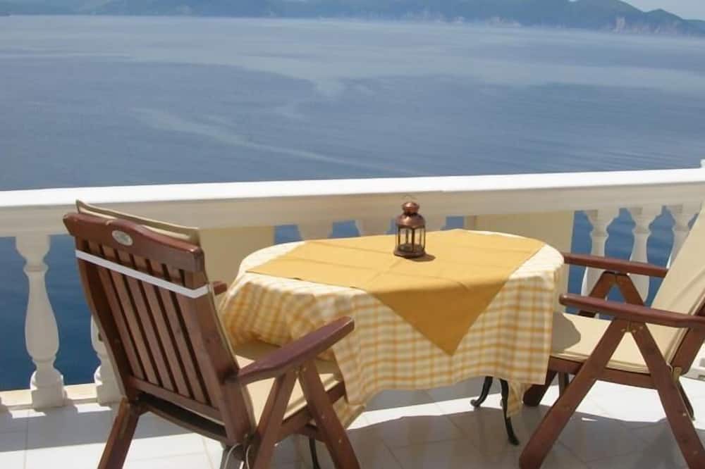 Photo of Patio Balcony in Frourion