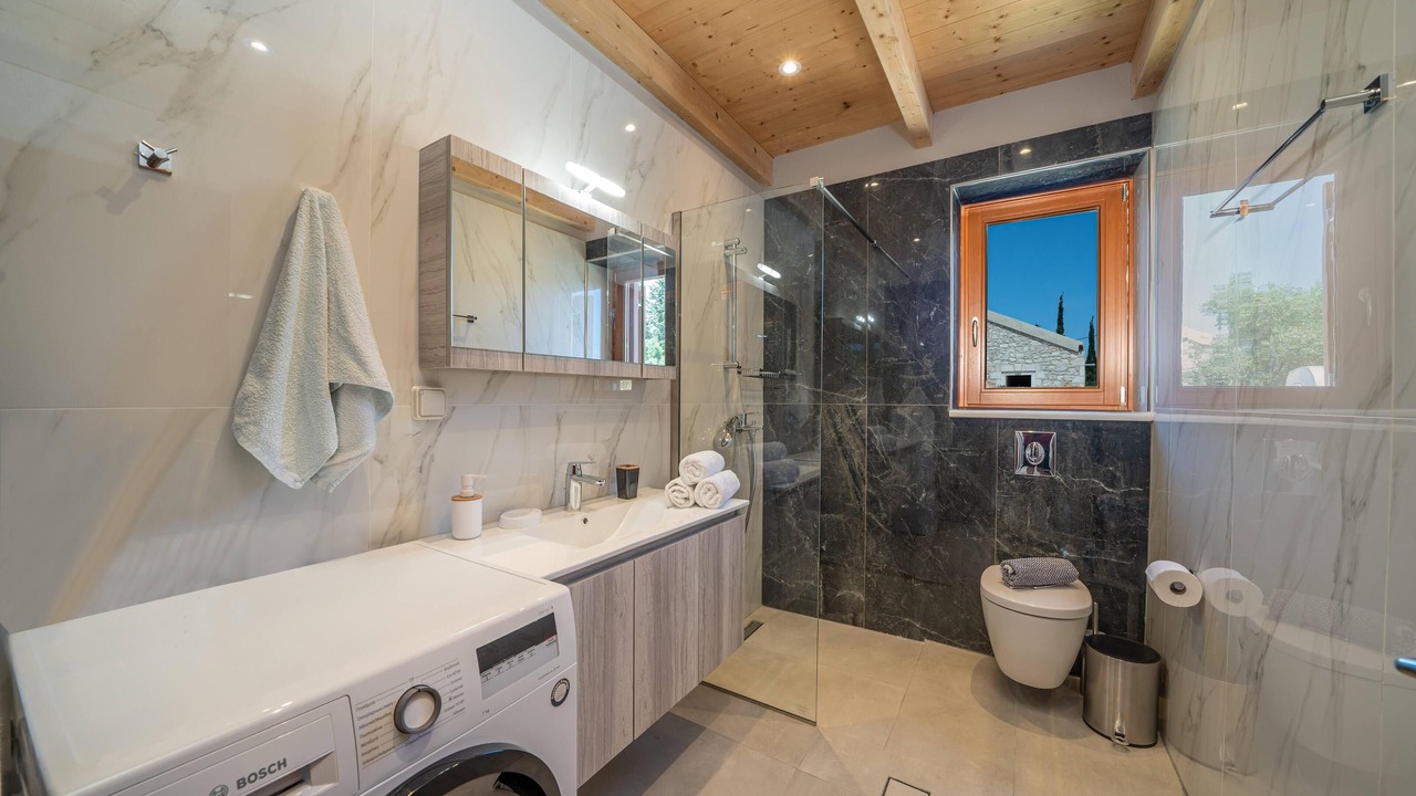 Photo of Bathroom in Tzamarelata