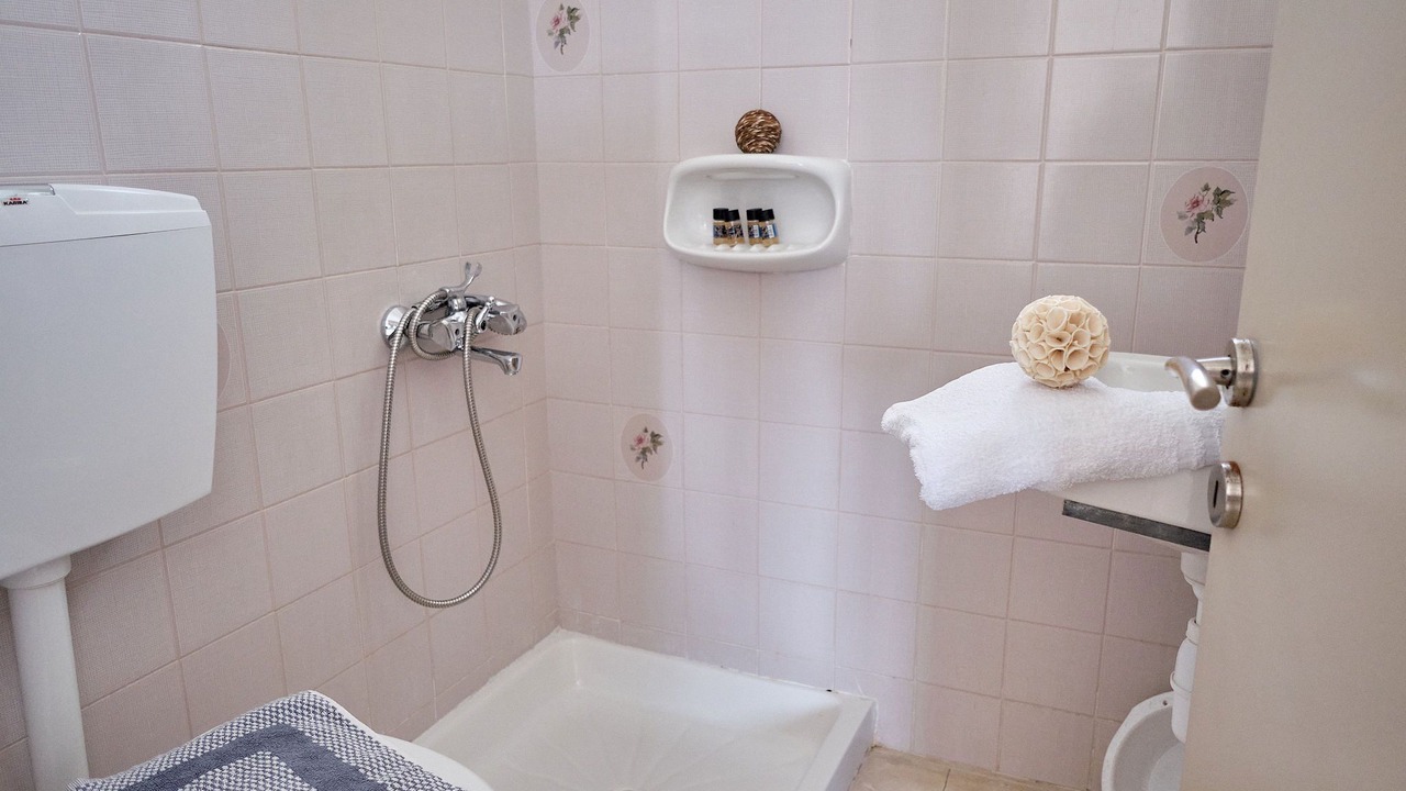 Photo of Bathroom in Khondros