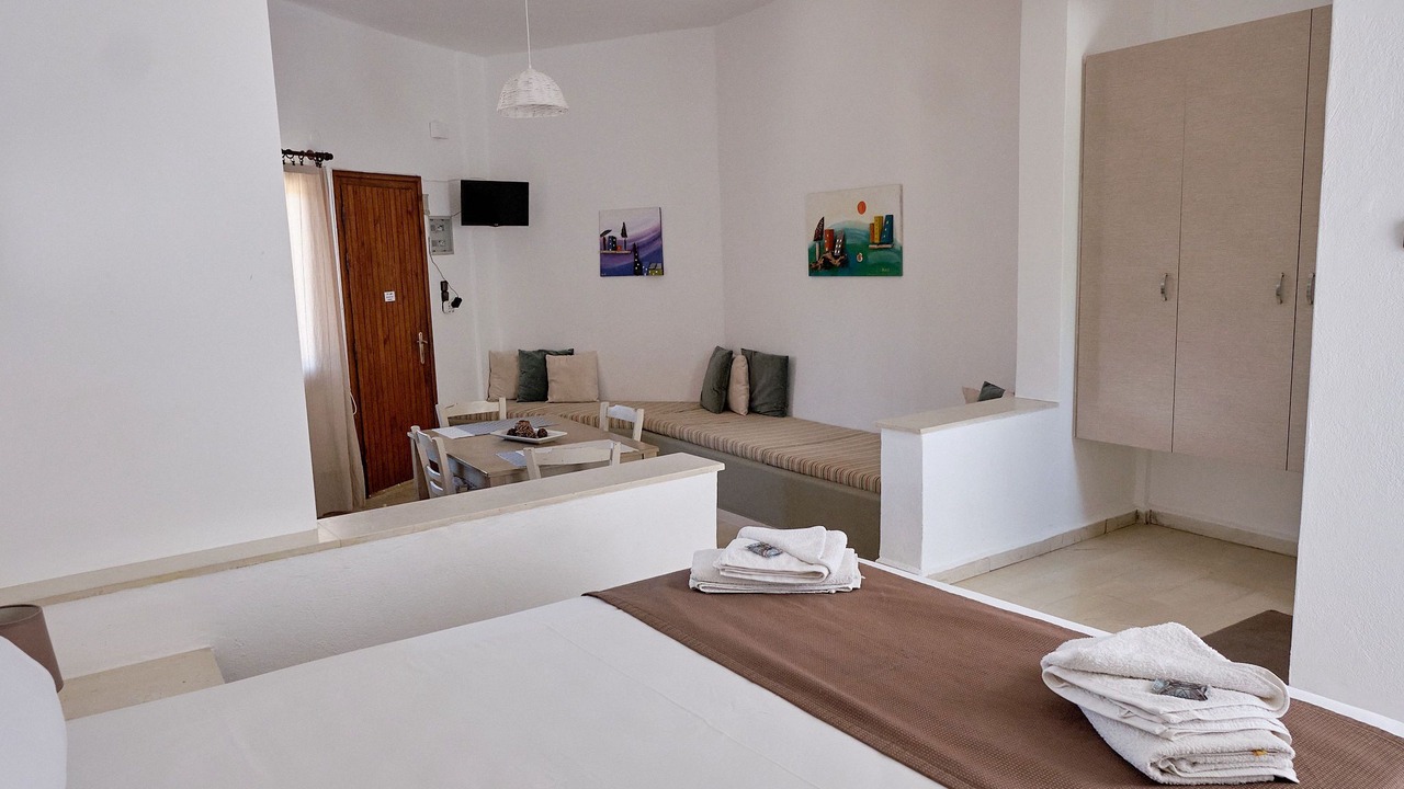 Photo of Bedroom in Khondros