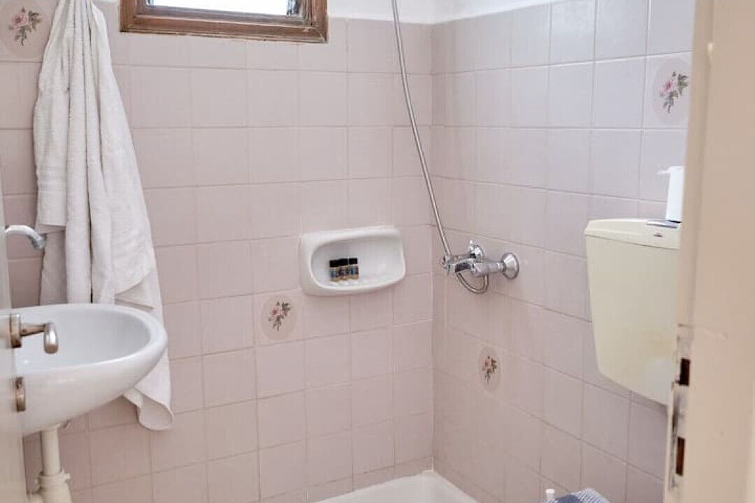 Photo of Bathroom in Khondros