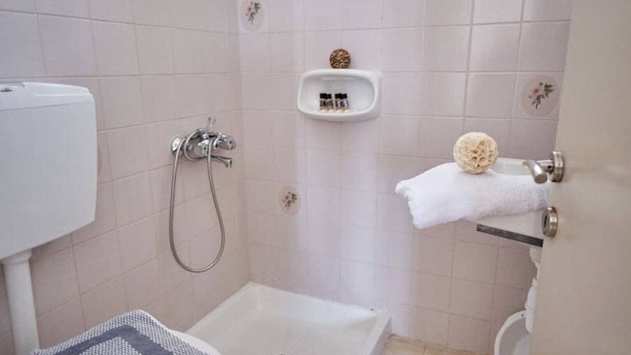 Photo of Bathroom in Khondros