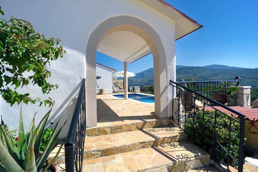 Photo of Outdoor in Exopoli