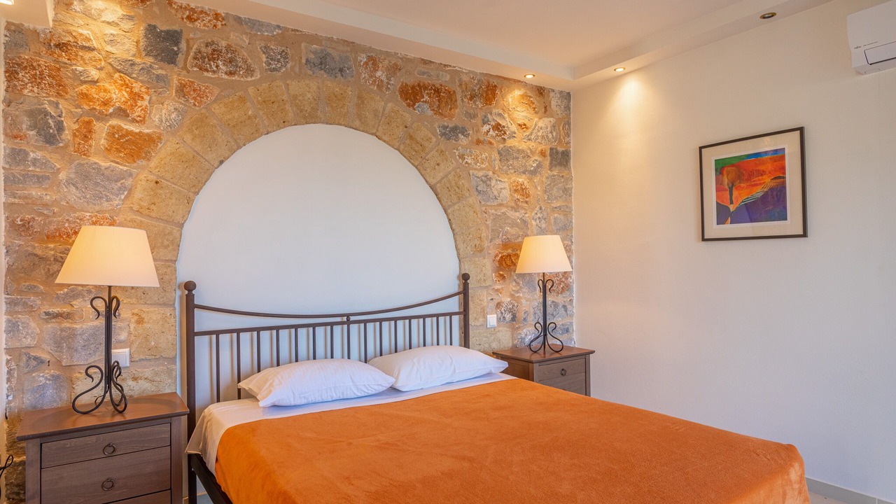 Photo of Bedroom in Lefktron