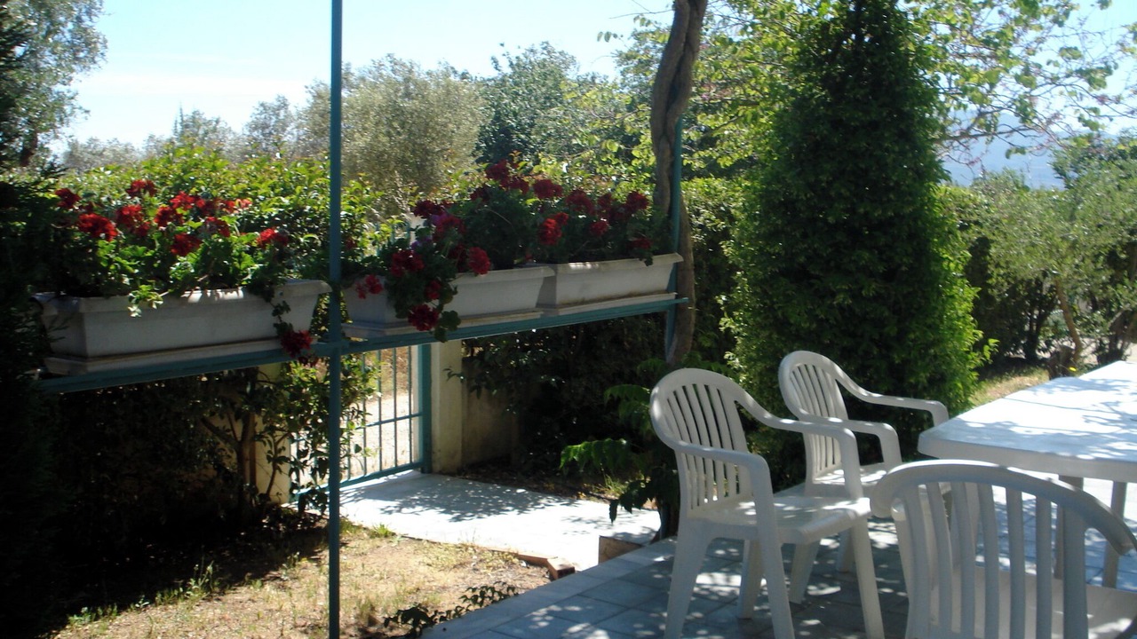 Photo of Outdoor in Analipsi
