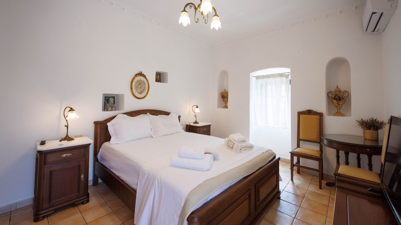 Photo of Bedroom in Omales