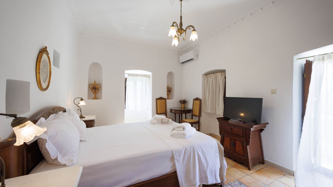 Photo of Bedroom in Omales