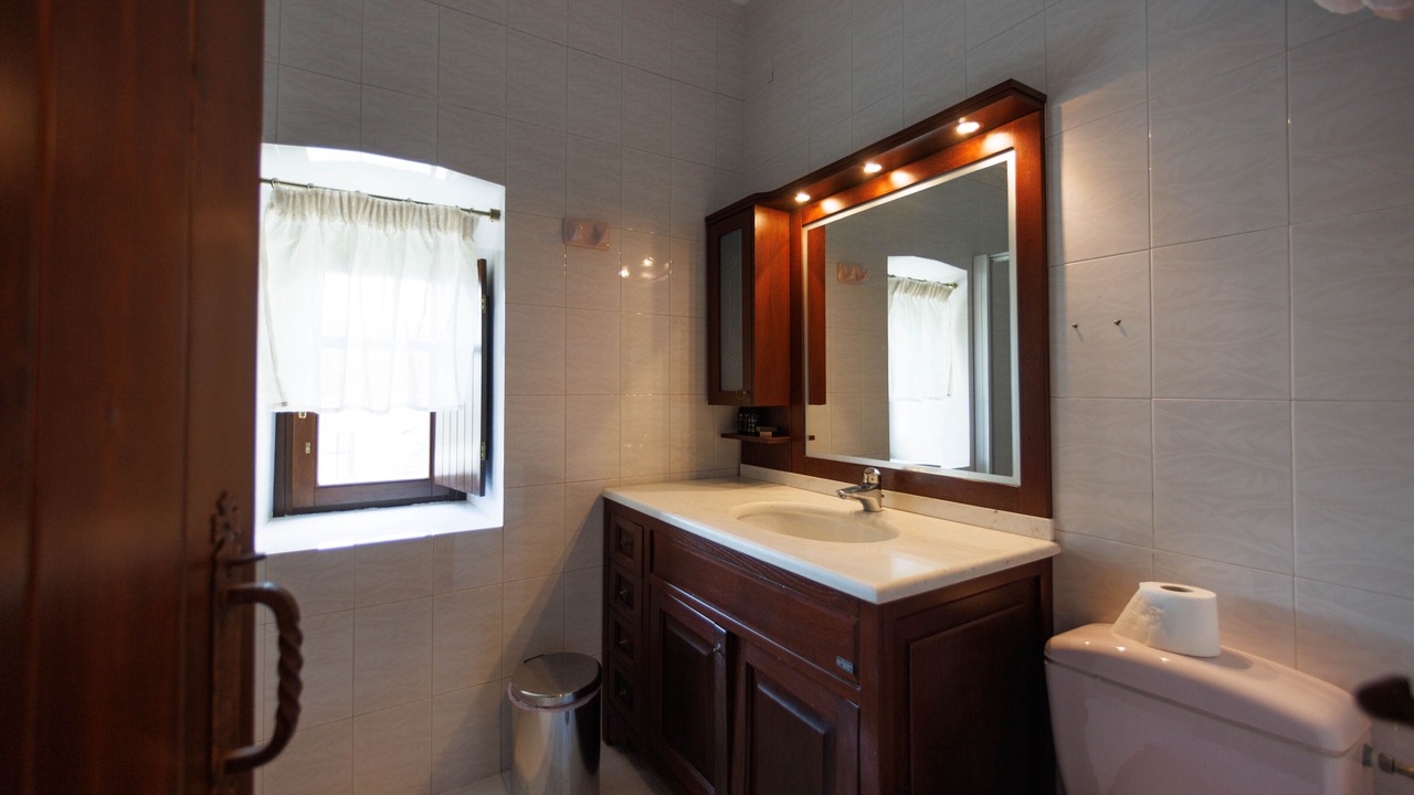 Photo of Bathroom in Omales