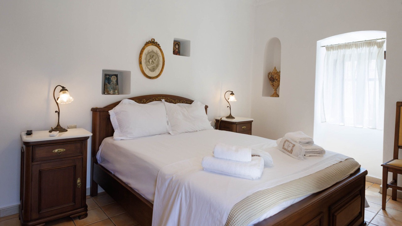 Photo of Bedroom in Omales