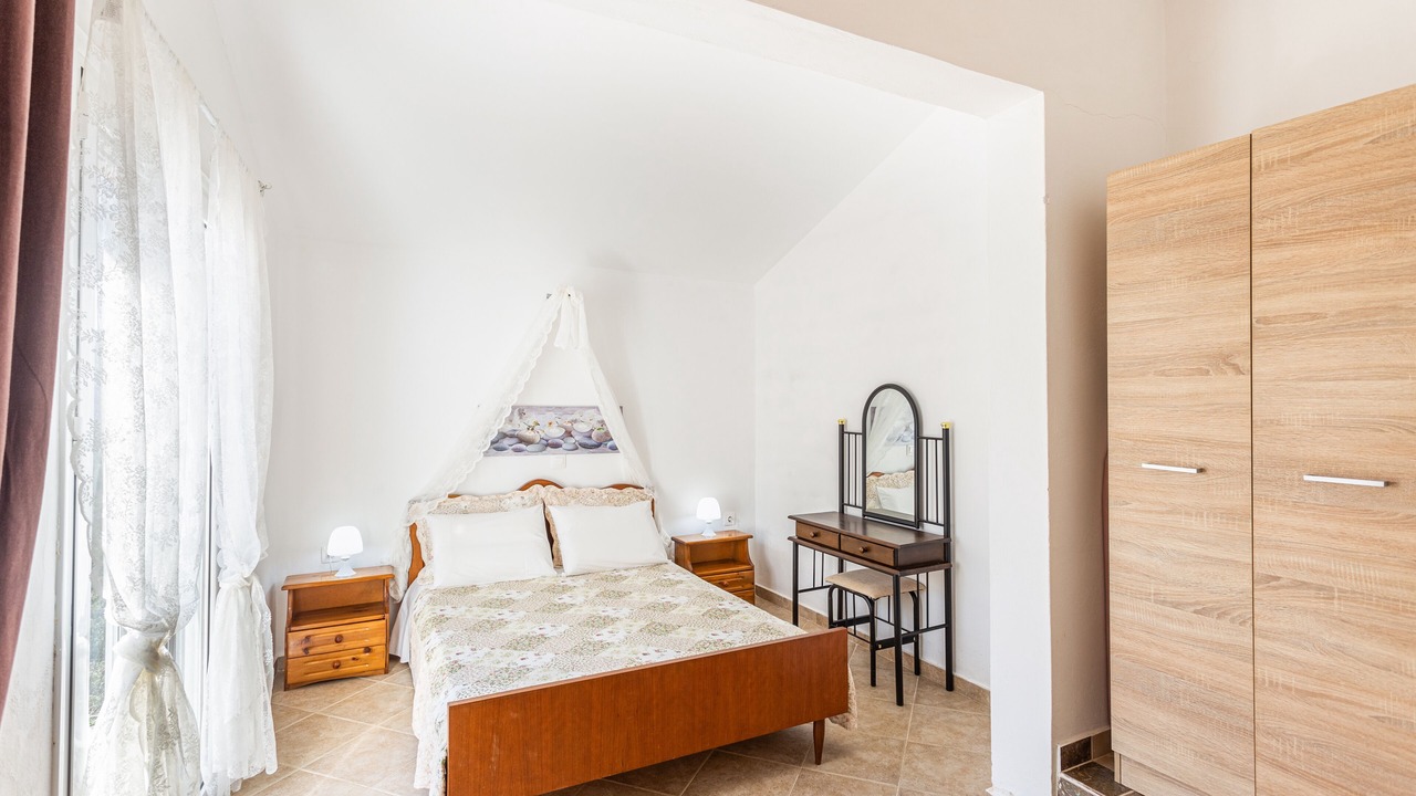 Photo of Bedroom in Exopoli