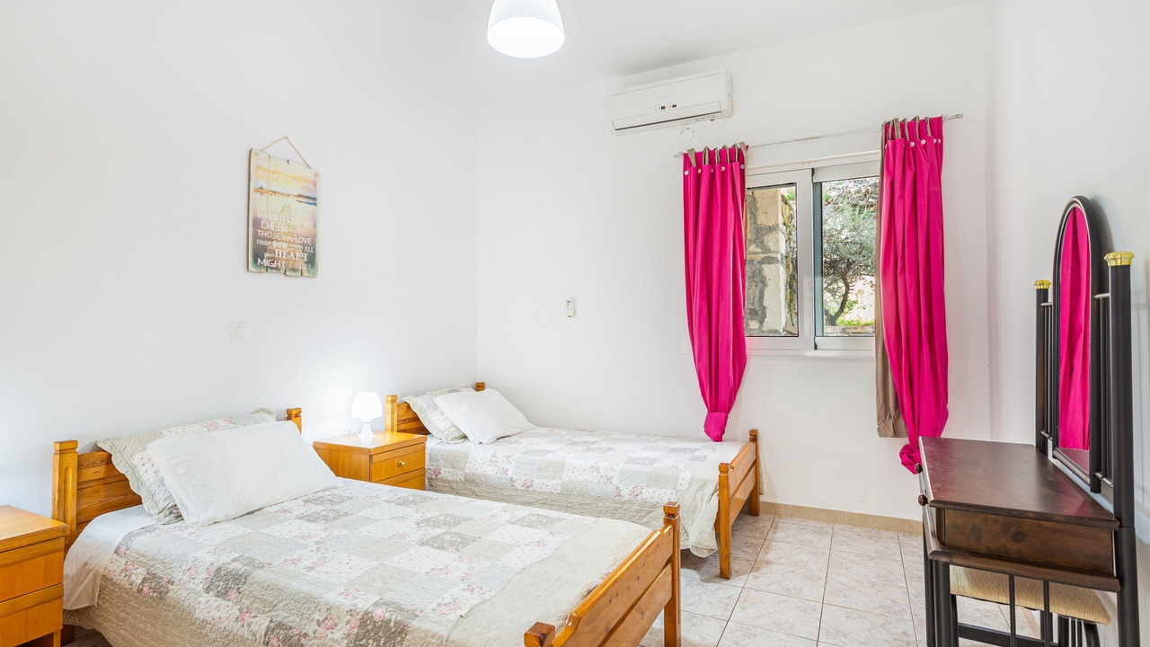 Photo of Bedroom in Exopoli