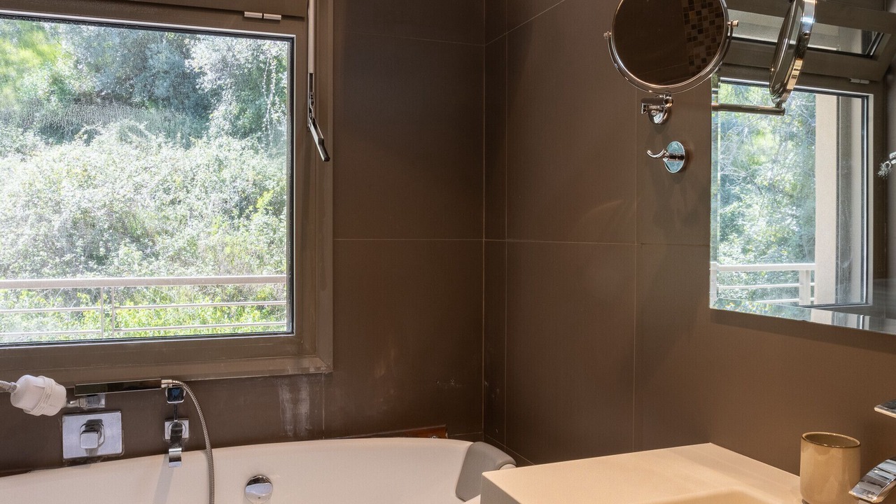 Photo of Bathroom in Apolpaina
