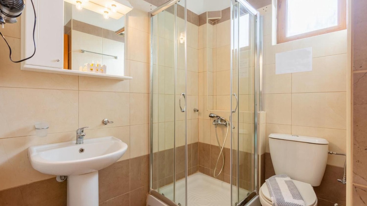 Photo of Bathroom in Maroulas