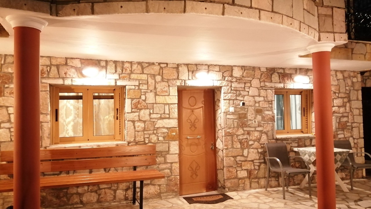 Photo of Patio Balcony in Belokomiti