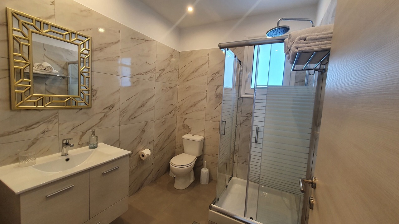 Photo of Bathroom in Petaloudes