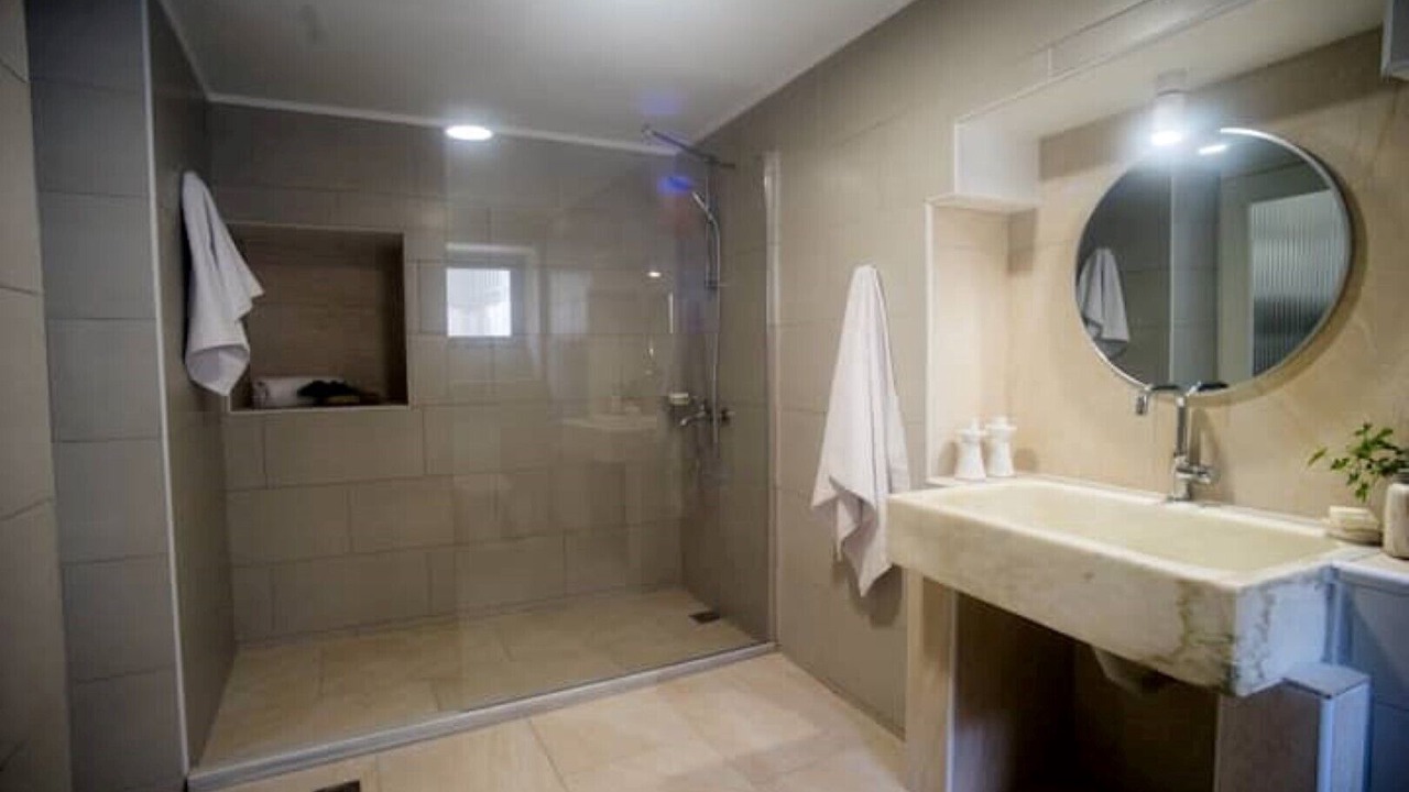 Photo of Bathroom in Halepa