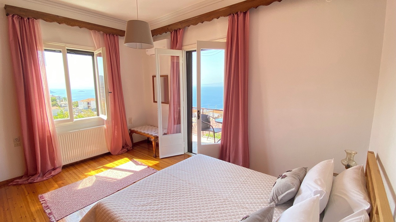 Photo of Bedroom in Glossa