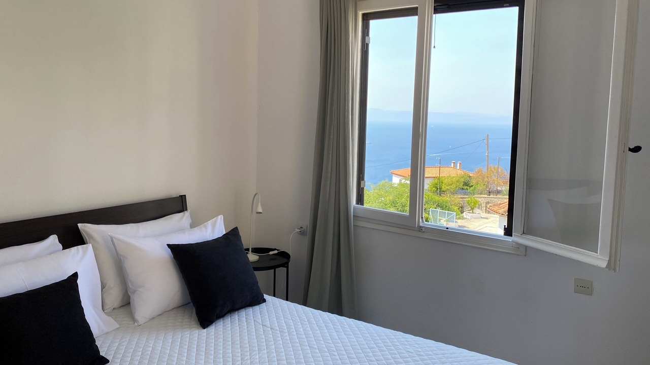 Photo of Bedroom in Glossa