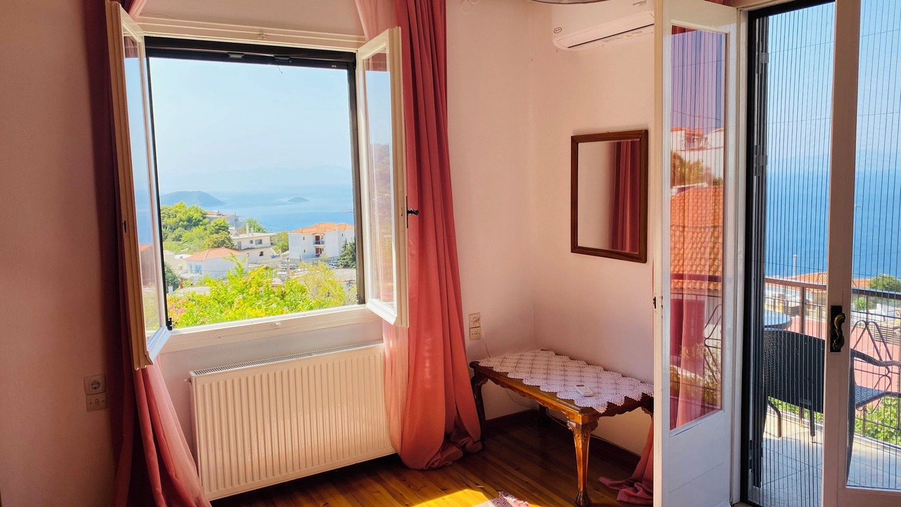 Photo of Bedroom in Glossa