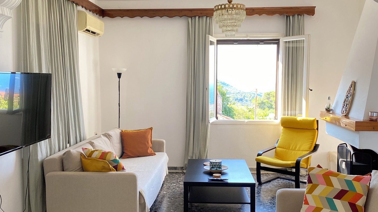 Photo of Livingroom in Glossa