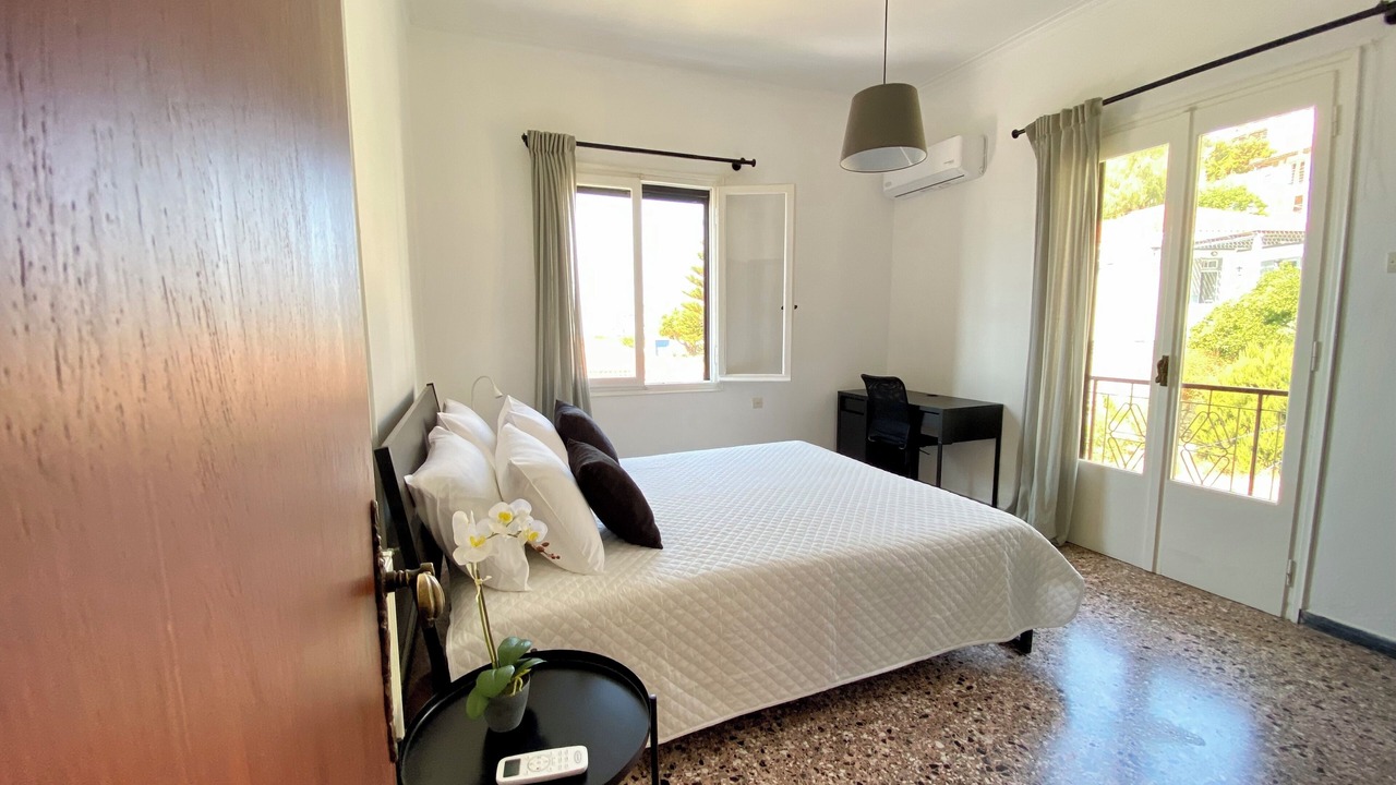 Photo of Bedroom in Glossa