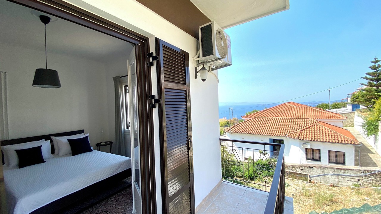 Photo of Bedroom in Glossa