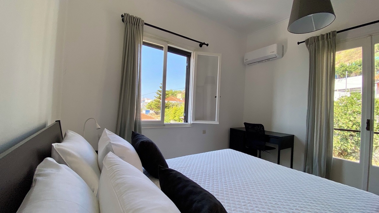 Photo of Bedroom in Glossa