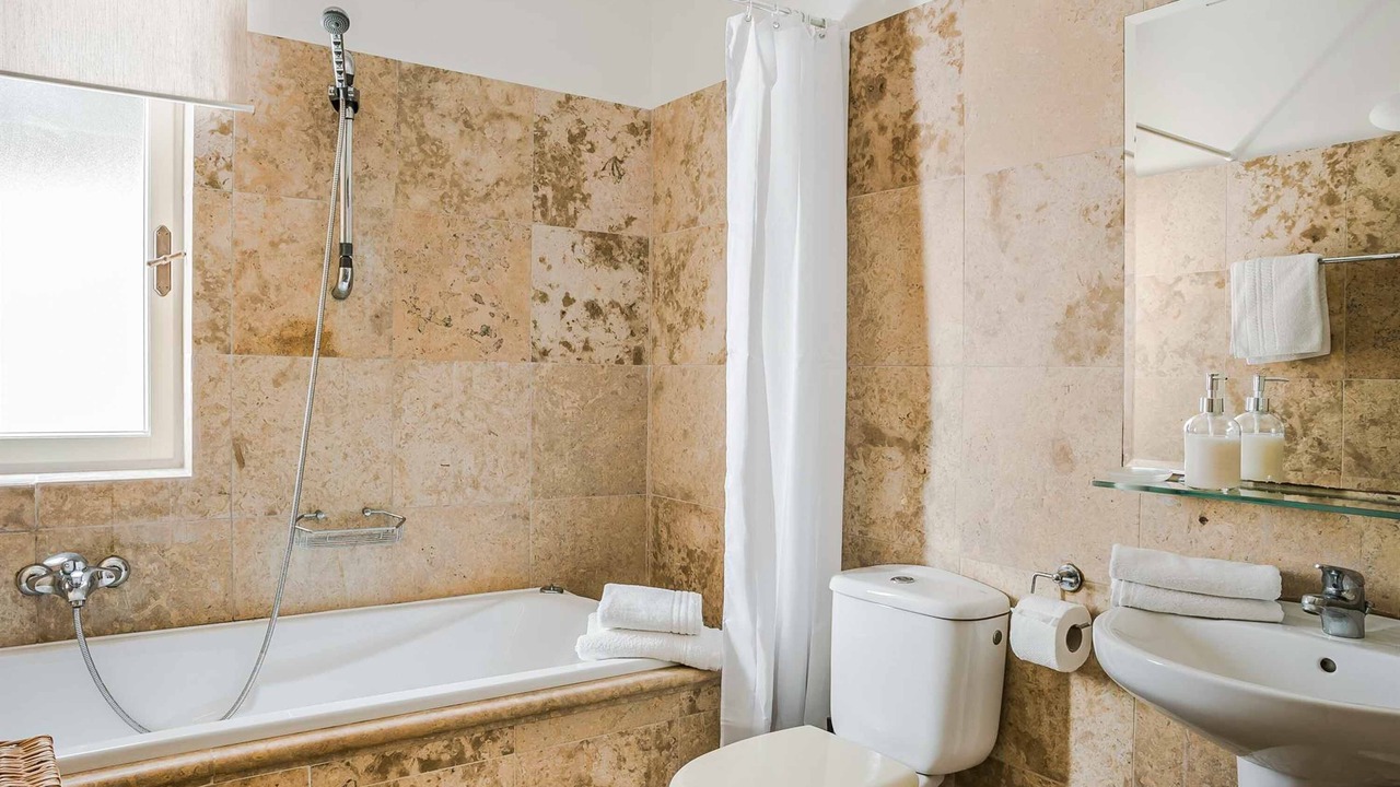 Photo of Bathroom in Evreti
