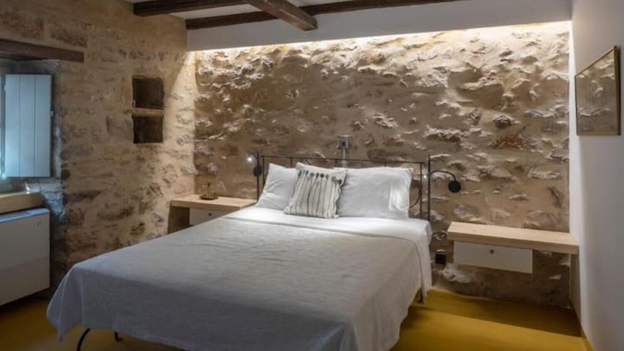 Photo of Bedroom in Lefktron