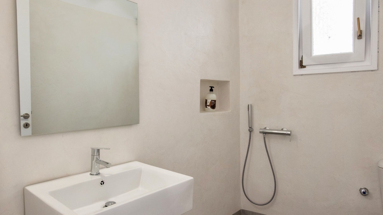 Photo of Bathroom in Aliki