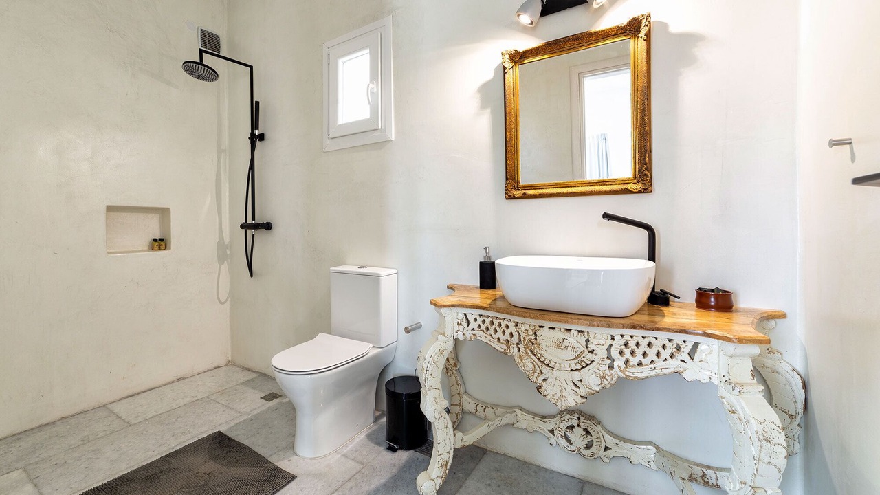 Photo of Bathroom in Aliki