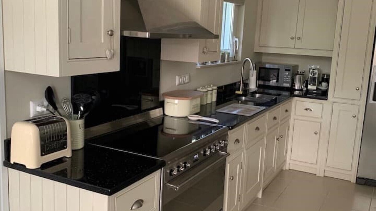 Photo of Kitchen in Aidhipsos