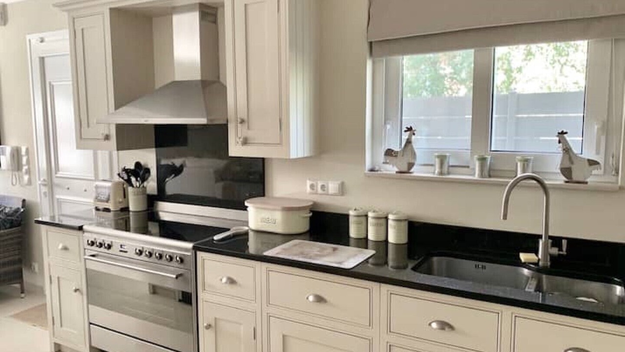 Photo of Kitchen in Aidhipsos
