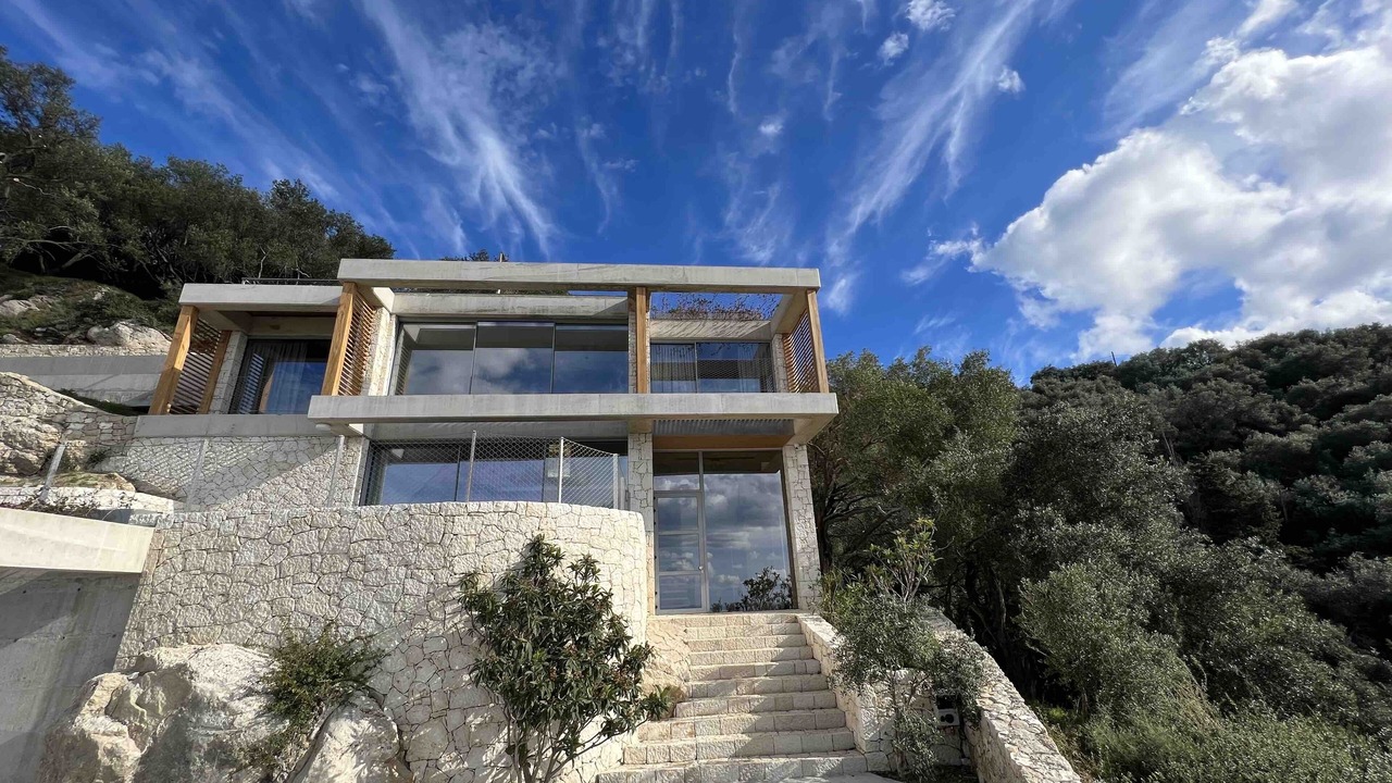Photo of Outdoor in Pentati