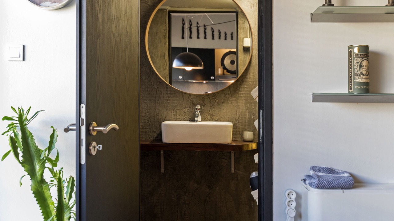 Photo of Bathroom in Kerameikos