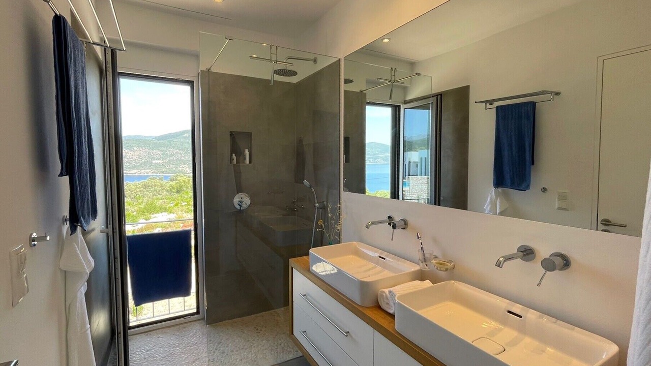 Photo of Bathroom in Evgiros