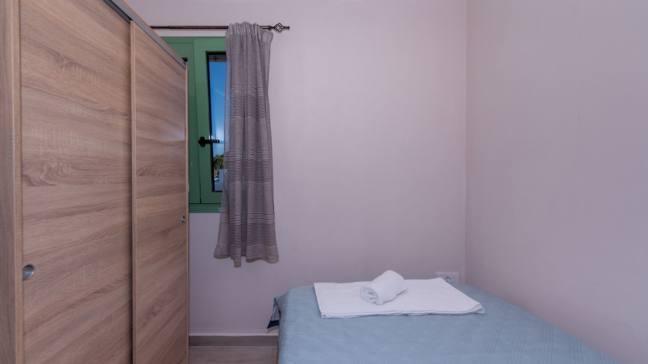 Photo of Bedroom in Pigadhakia