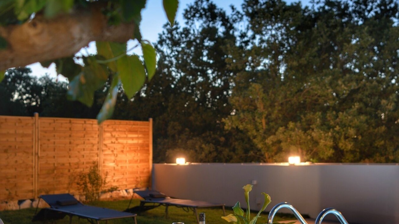 Photo of Outdoor in Monopari