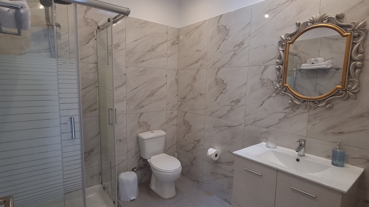 Photo of Bathroom in Petaloudes