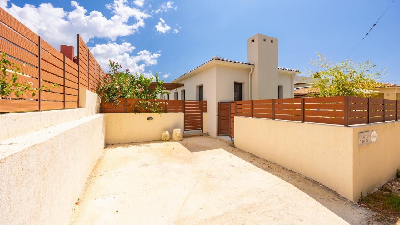 Photo of Others in Mousata