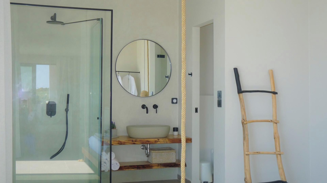 Photo of Bathroom in Leivathos